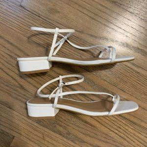 Bamboo Airy White Sandals w/ Block Heel sz7